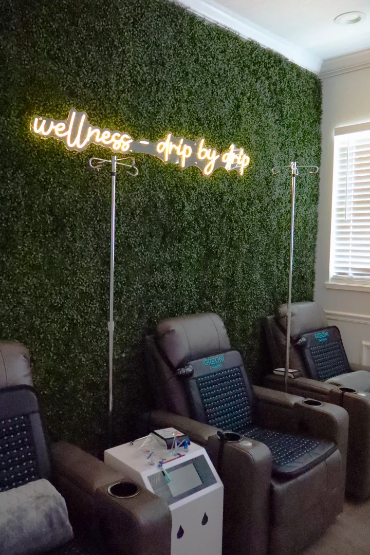 Comfortable IV therapy treatment chair at AARx